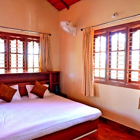 סאקלשפור Hulihara Homestay - Full Villa, Coffee Estate & Balcony View מראה חיצוני תמונה