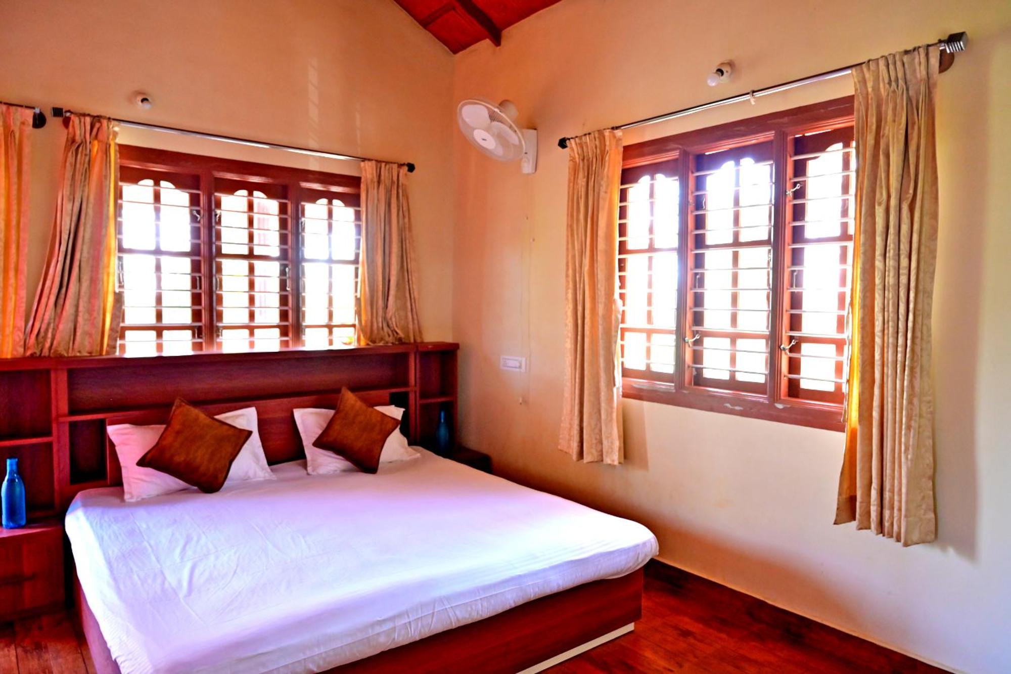 סאקלשפור Hulihara Homestay - Full Villa, Coffee Estate & Balcony View מראה חיצוני תמונה