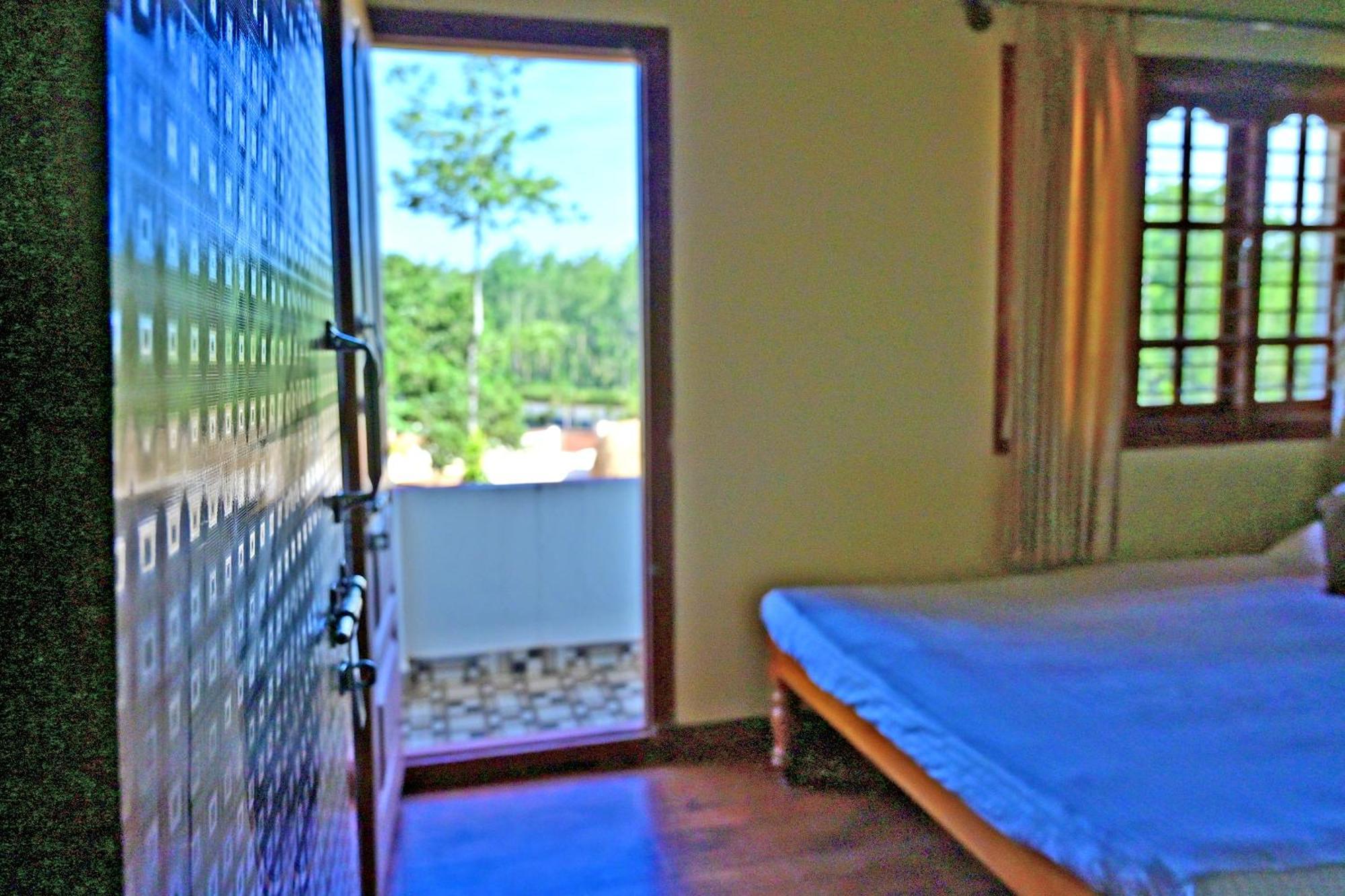 סאקלשפור Hulihara Homestay - Full Villa, Coffee Estate & Balcony View מראה חיצוני תמונה
