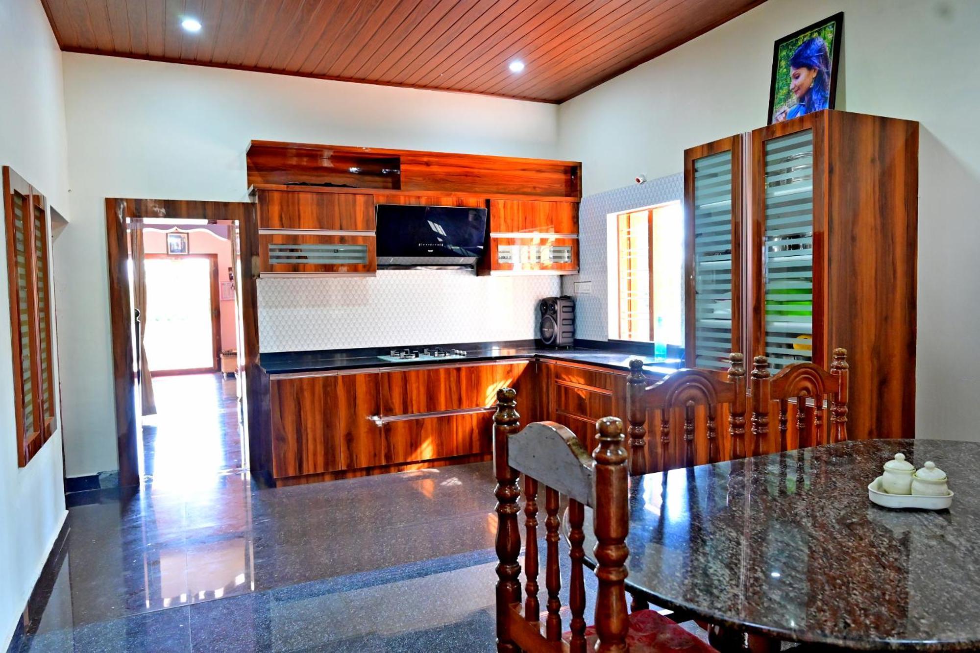 סאקלשפור Hulihara Homestay - Full Villa, Coffee Estate & Balcony View מראה חיצוני תמונה