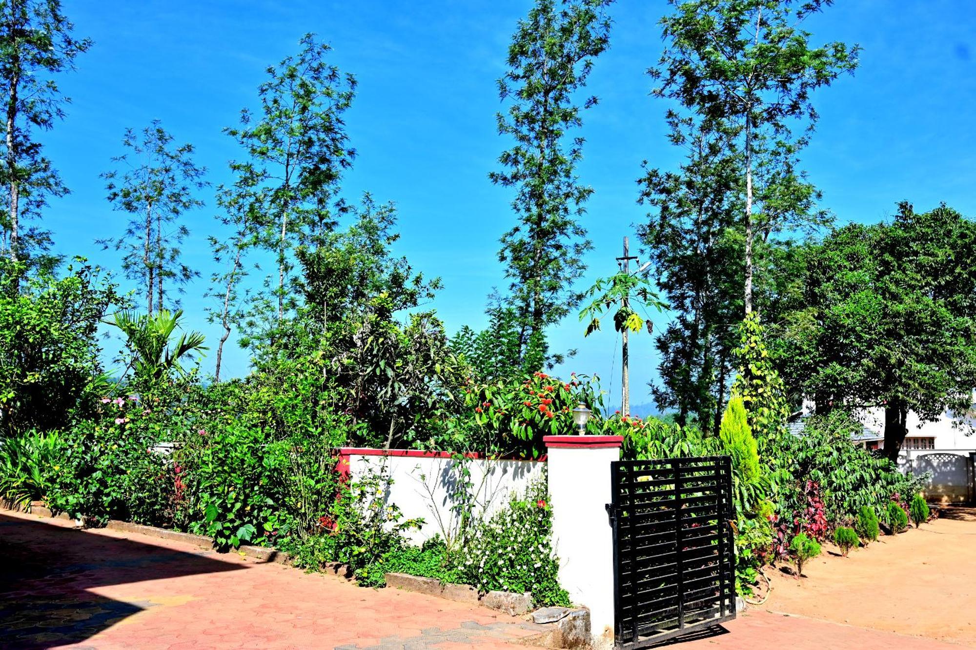סאקלשפור Hulihara Homestay - Full Villa, Coffee Estate & Balcony View מראה חיצוני תמונה