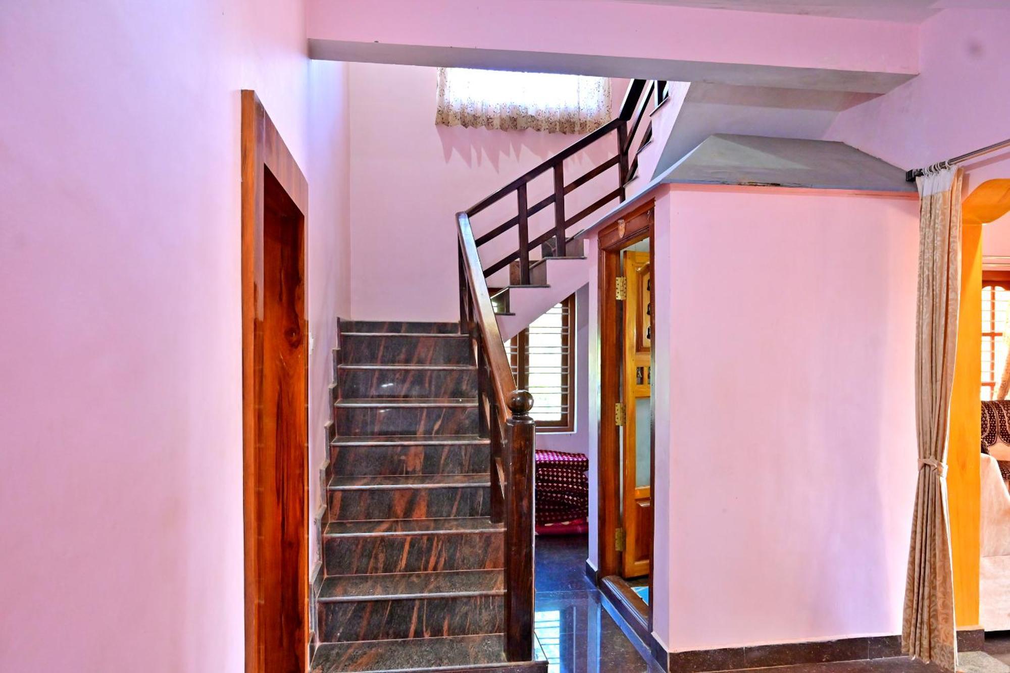 סאקלשפור Hulihara Homestay - Full Villa, Coffee Estate & Balcony View מראה חיצוני תמונה